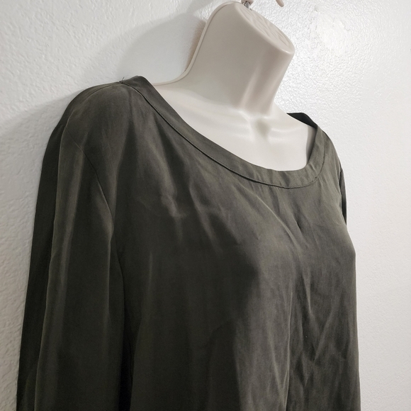BANANA REPUBLIC Long Sleeve Blouse in Mistletoe Green Size LP NWT - Picture 4 of 10
